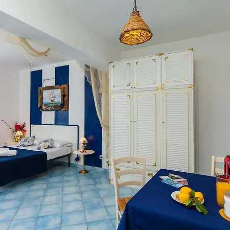 Residenza Gennaro 게스트하우스 3*