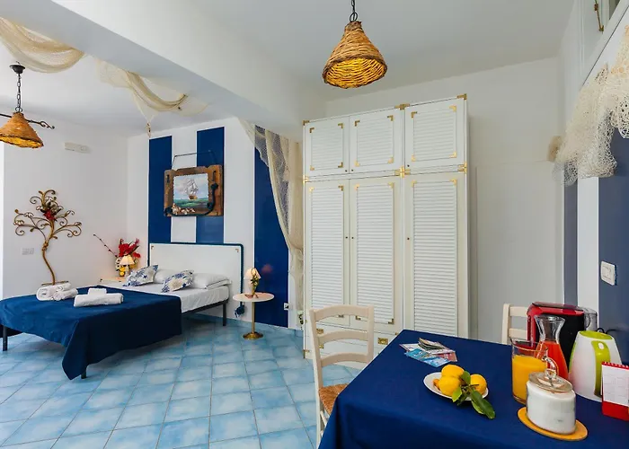 Residenza Gennaro Affittacamere 3*